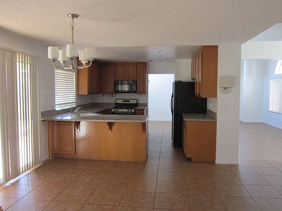 3rd image of 3905 Fortress Dr