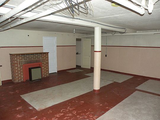 2nd image of 313 N Main St