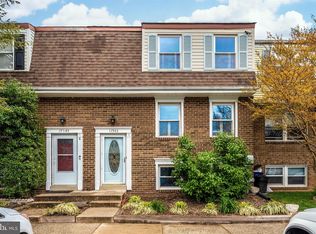 17543 Kohlhoss Rd, Poolesville, MD 20837