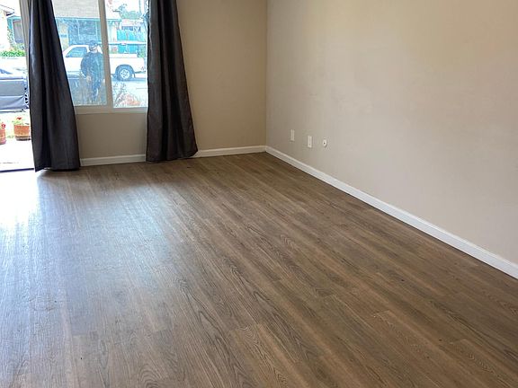 5th image of 7996 Peach Point Ave