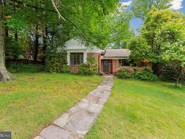 3025 Daniel Ln NW, Washington, DC 20015