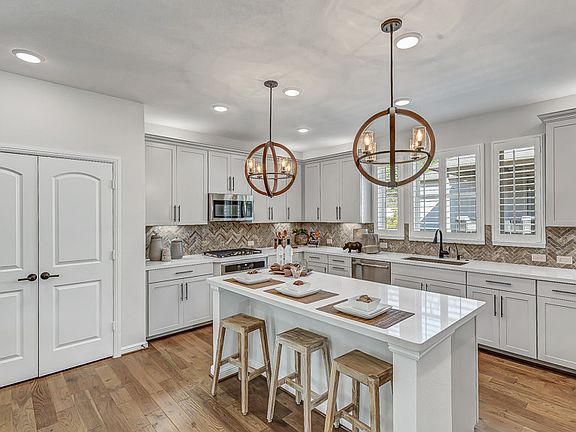 2nd image of 5919 Pedernales Bend Ln