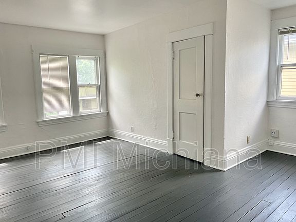 2nd image of 909 Vassar Ave