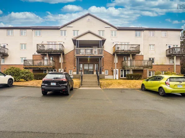 225 Ross St #101, Halifax, NS B3M 3Z3