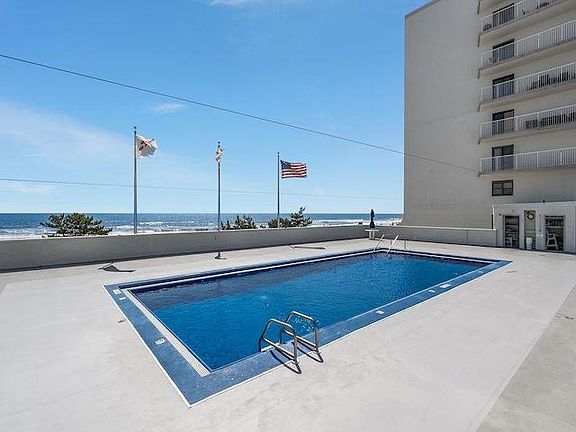 3rd image of 3500 Boardwalk #921/922N