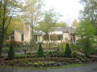 3200 Som Center Rd, Pepper Pike, OH 44124
