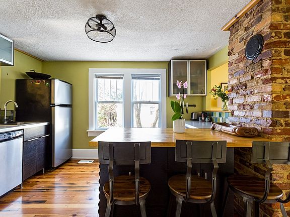 3rd image of 26 Young St #1