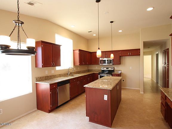 3rd image of 8947 N Bottlebush Ln