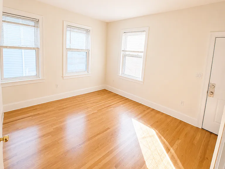 4-12 Humboldt Pl #8-3 — Photo 5
