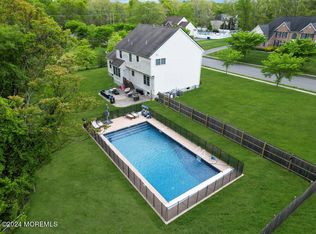 4 Summers Dr, Jackson, NJ 08527
