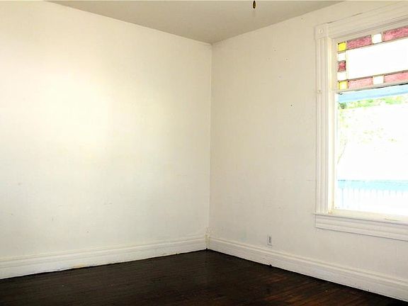 5th image of 821 S 18th St