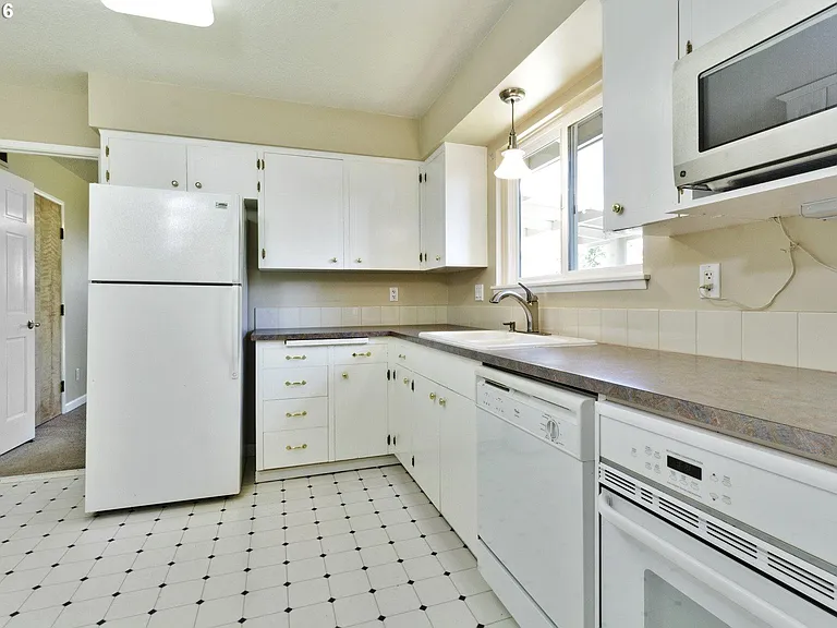 17880 NW Tillamook Dr — Photo 5