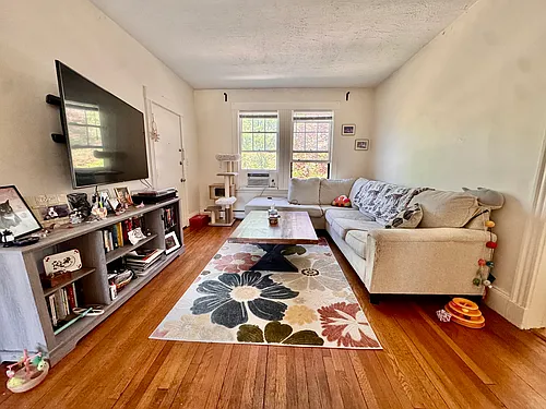 1722 Commonwealth Ave #5 Photo 1