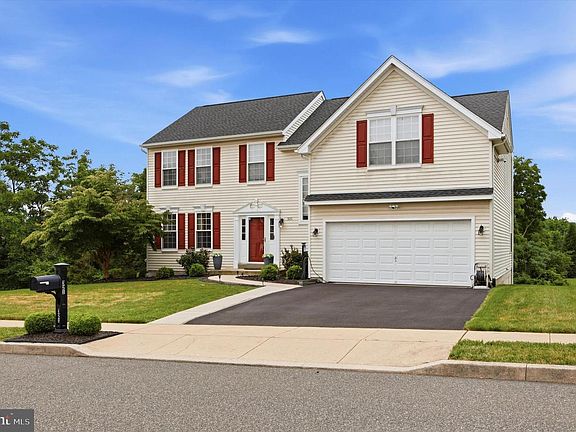 2nd image of 321 Summer Grove Ln