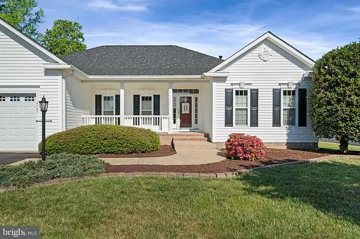 2707 Glendas Way — Photo 3