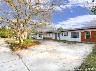 230 Maplewood Ln, San Antonio, TX 78216