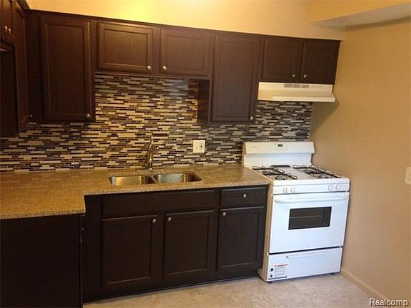 2nd image of 27744 Red Leaf Ln