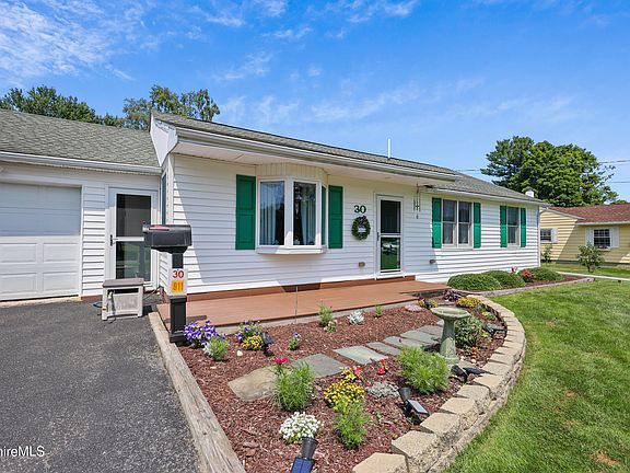 2nd image of 30 Joan Dr
