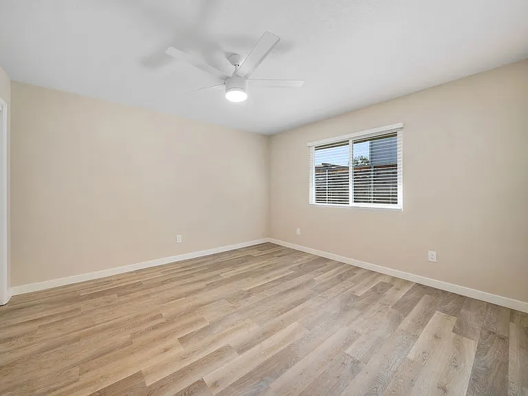 5220 Traffic Way #6 — Photo 9