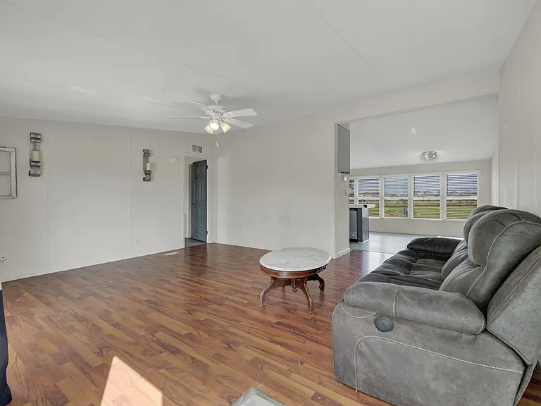 570 Froboese Ln — Photo 10