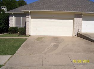 229 Wayside Ct, Bedford, TX 76021