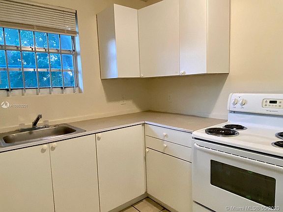 4th image of 190 NW 51st St #502