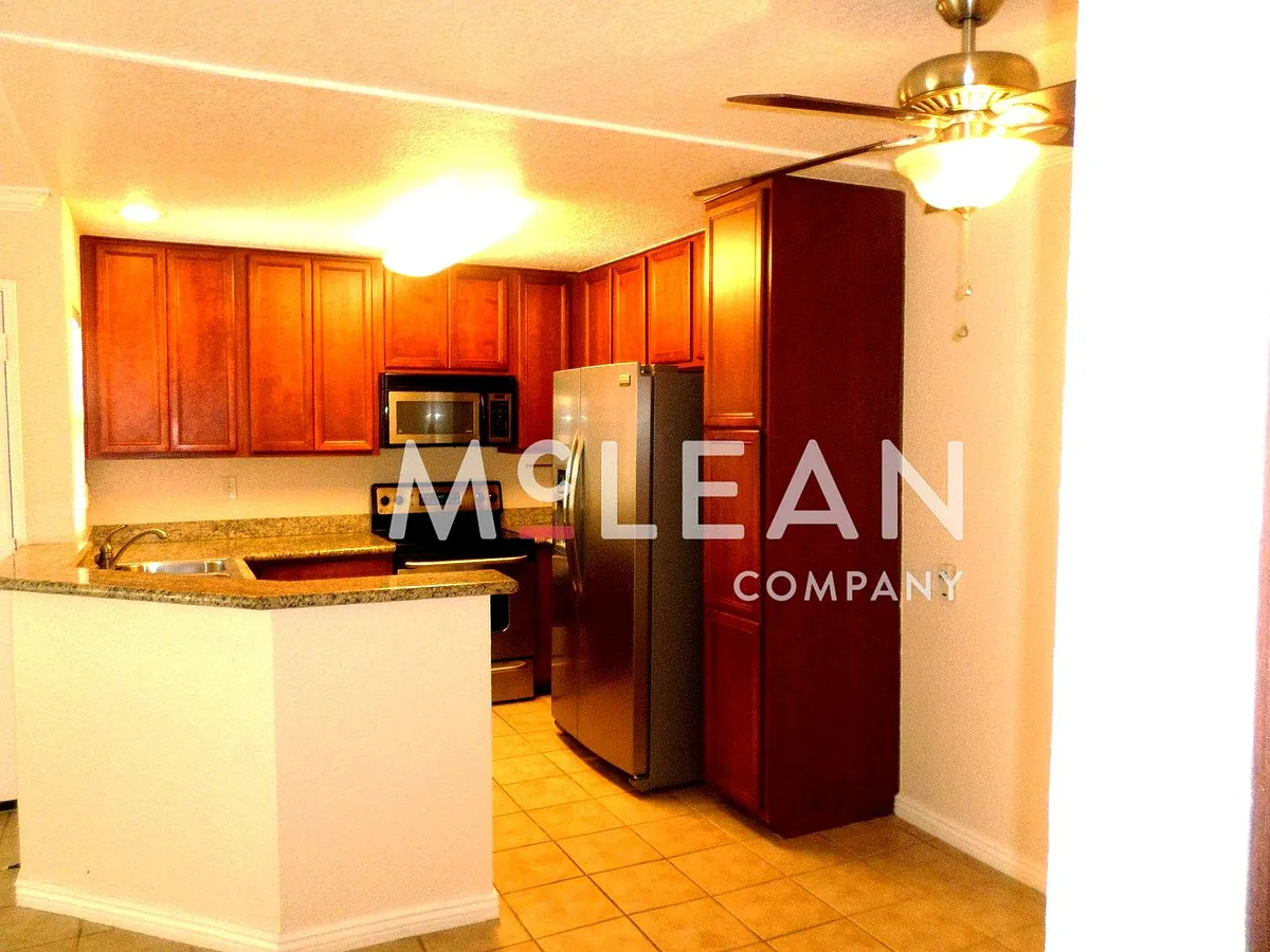 Building Photo - 78650 Avenue 42 #205