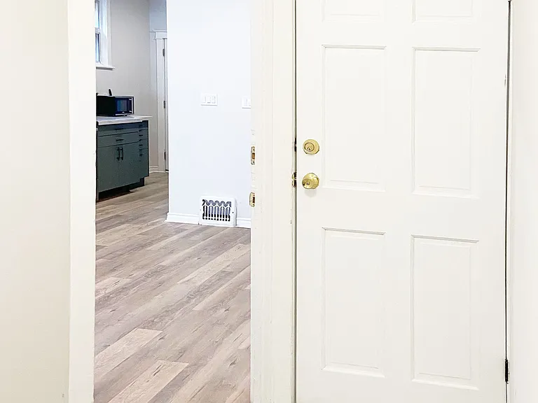 19 Erie Ave — Photo 5