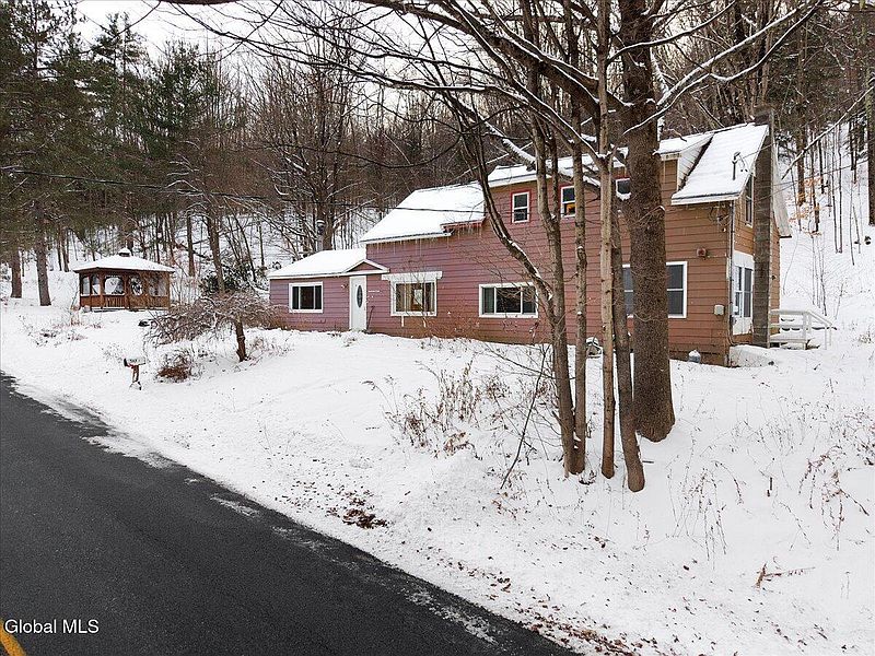 3rd image of 367 Jones Hollow Road