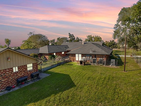 2nd image of 11318 Wallisville Rd