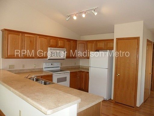 1st image of 473 Lucerne Dr