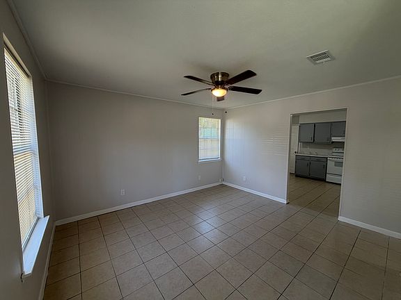 4th image of 1114 Polk Ave #A