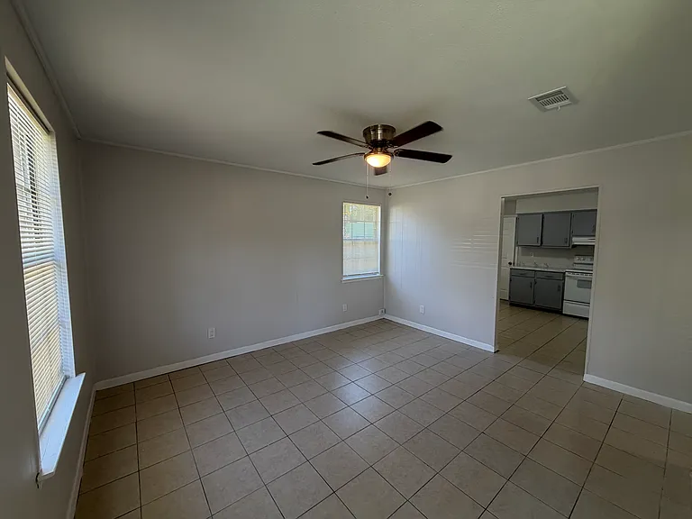 1114 Polk Ave #A — Photo 4