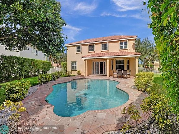 2nd image of 4228 Laurel Ridge Cir