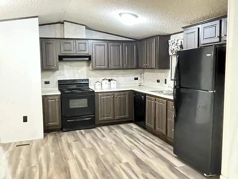 21508 Campbellton Rd — Photo 4