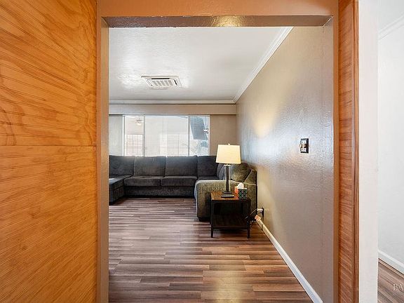 4th image of 116 Manhattan Drive