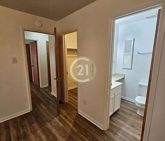 405 32nd St #203 — Photo 13