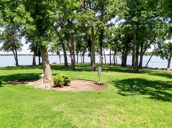 39 Lakeside Dr, Malakoff, TX 75148