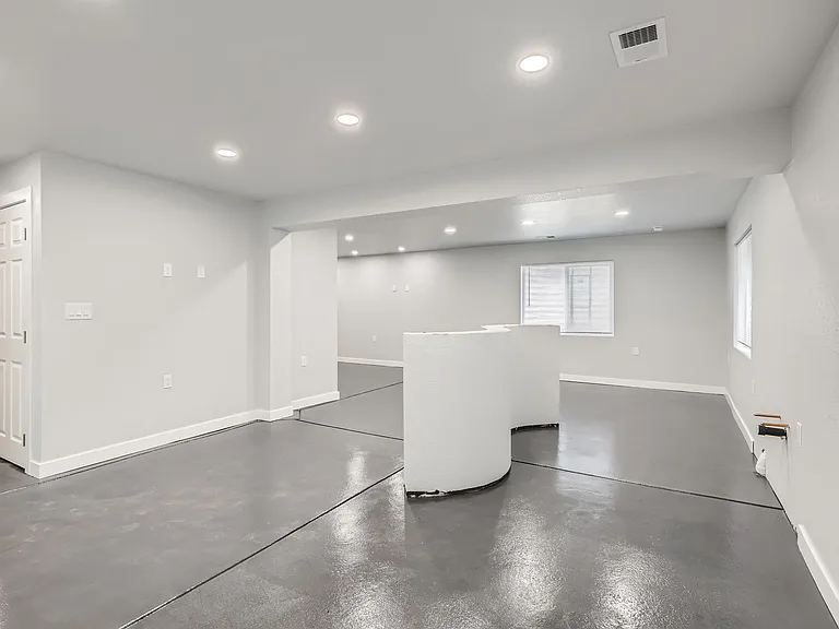 12125 Helena St — Photo 29