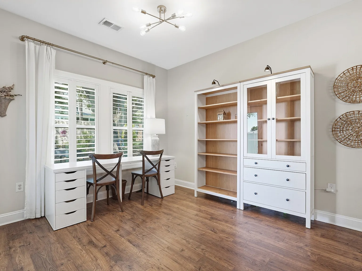 3 bed, 2015 sqft, $2,250 — Photo 4