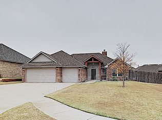 9125 NW 84th St, Yukon, OK 73099