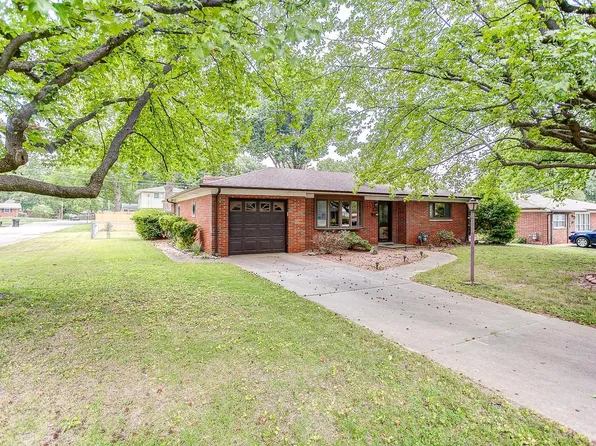 132 Brittany Ln, Belleville, IL 62223