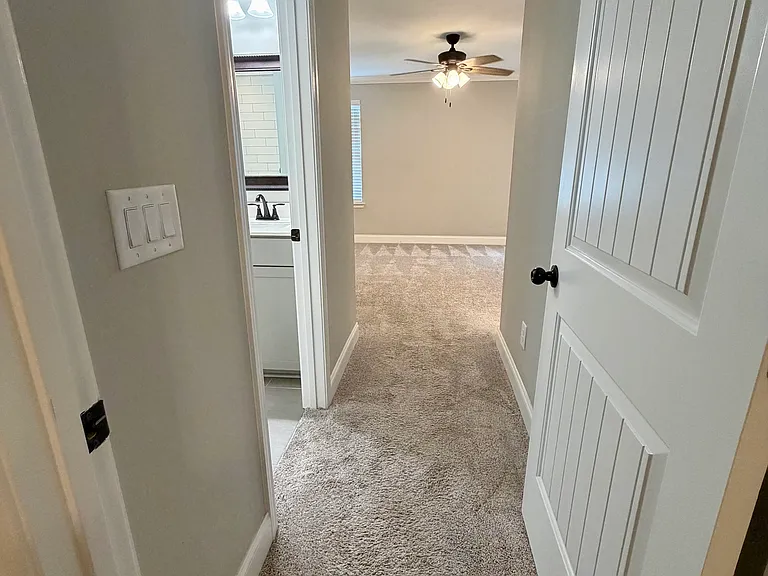 235 Claremont Ct — Photo 24