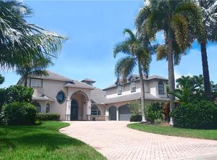 649 Bow Line Dr, Naples, FL 34103
