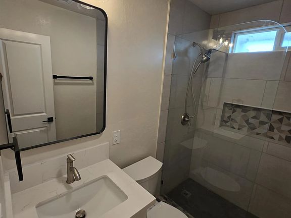 3rd image of 2132 E 5th St