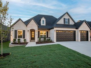 5905 SW Twining Rd, Bentonville, AR 72713