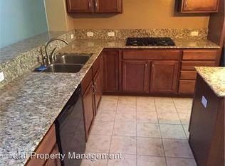 3207 N Winslow St, Visalia, CA 93291