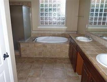 5th image of 2210 Lohse Ln