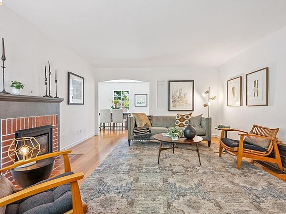 4th image of 1133 Walnut St
