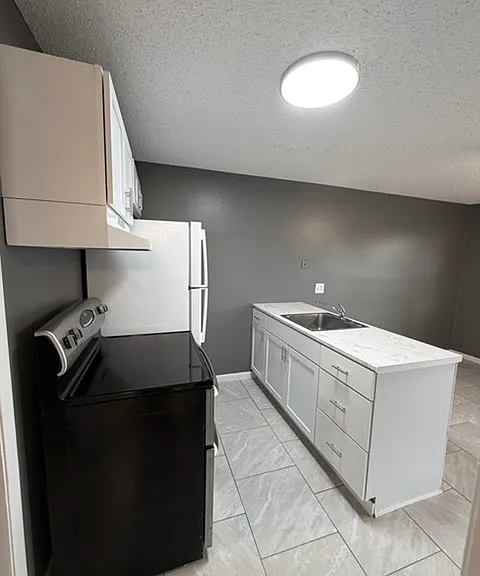 1014 Sylvan St #12 — Photo 7